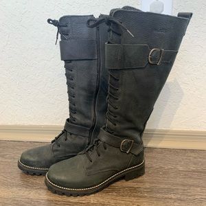 Martino made in Canada Genuine Leather Knee High Lace Up Boots, size 8,5